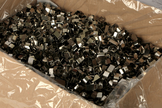 Set Di 250 Graffette Colorate Da 28 Mm - 10 Colori, Con Scatola Portabile, Per Ufficio E Scuola - Foto 4